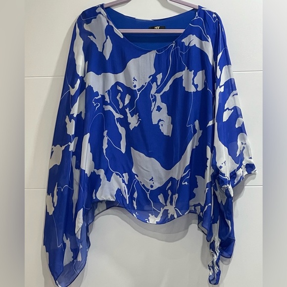 Italian blouse one size fits all the fabric has some in perfections - Picture 1 of 8